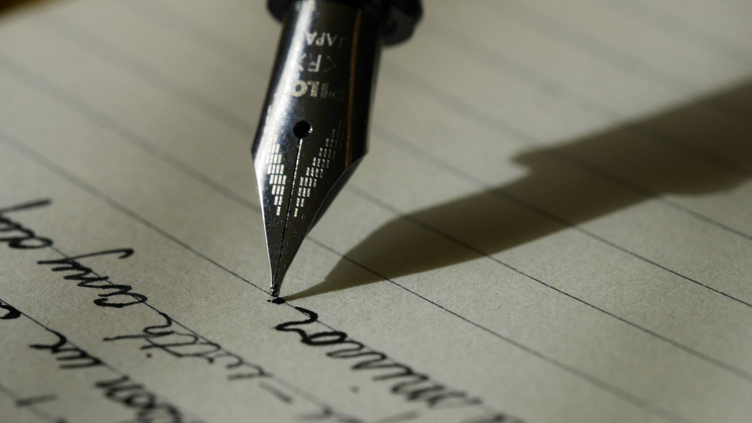 Wie Journaling dabei hilft, Frieden mit deinem Körper zu schließen